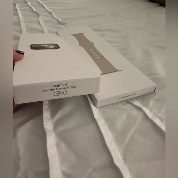 Apple Watch Series 9 GPS smartwatch (2024) - Picture 3 of 7